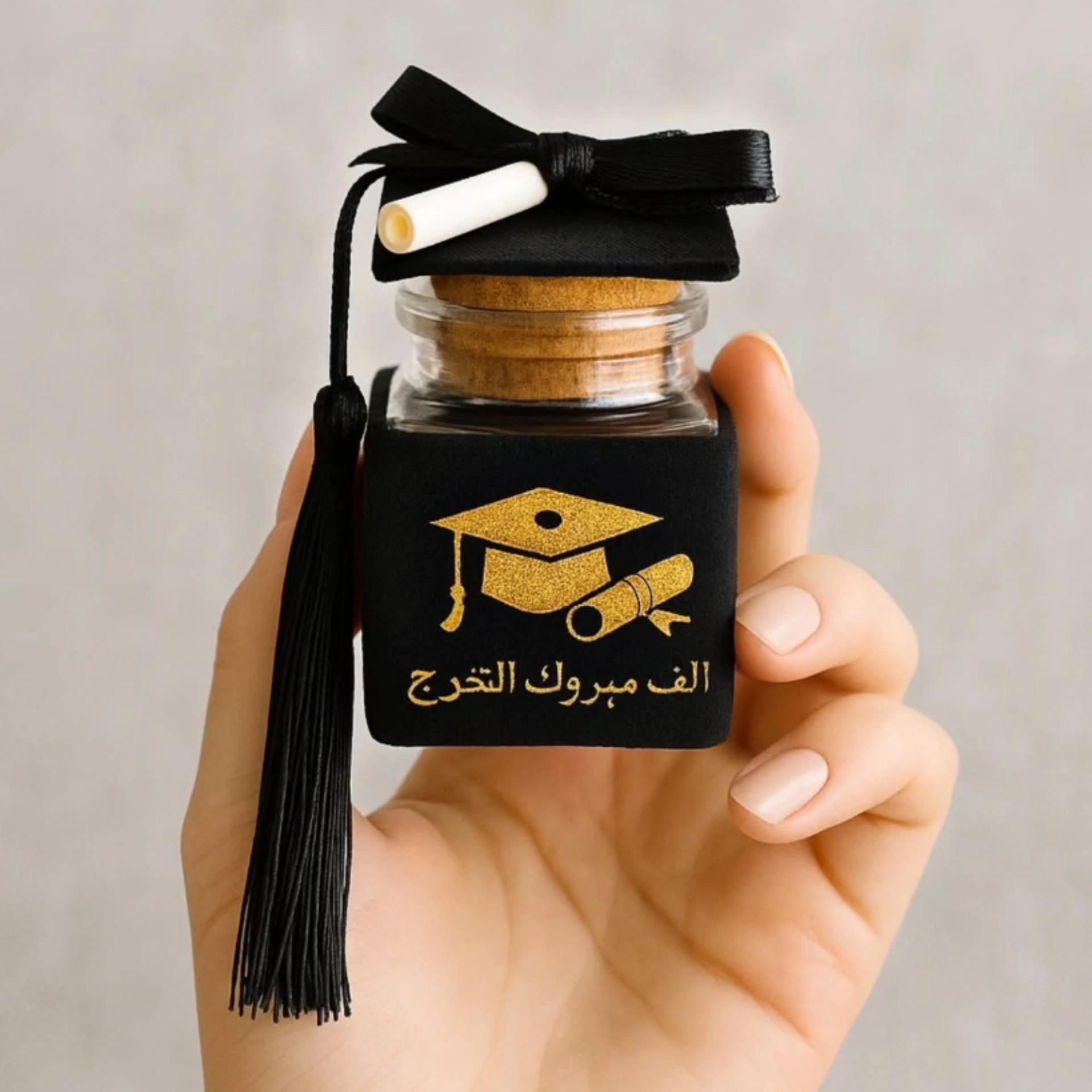 علب زجاجيه لتوزيعات التخرج